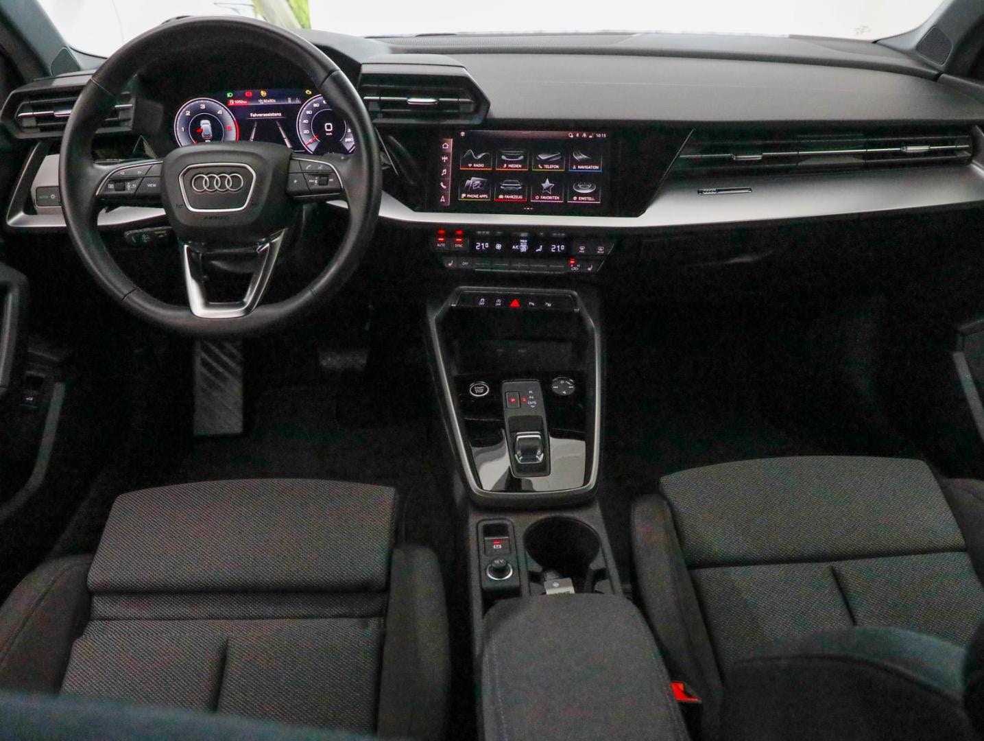 Bild über Audi A3 Sportback 35 TDI S tronic - für weitere Informationen kontaktieren Sie den Audi Partner
