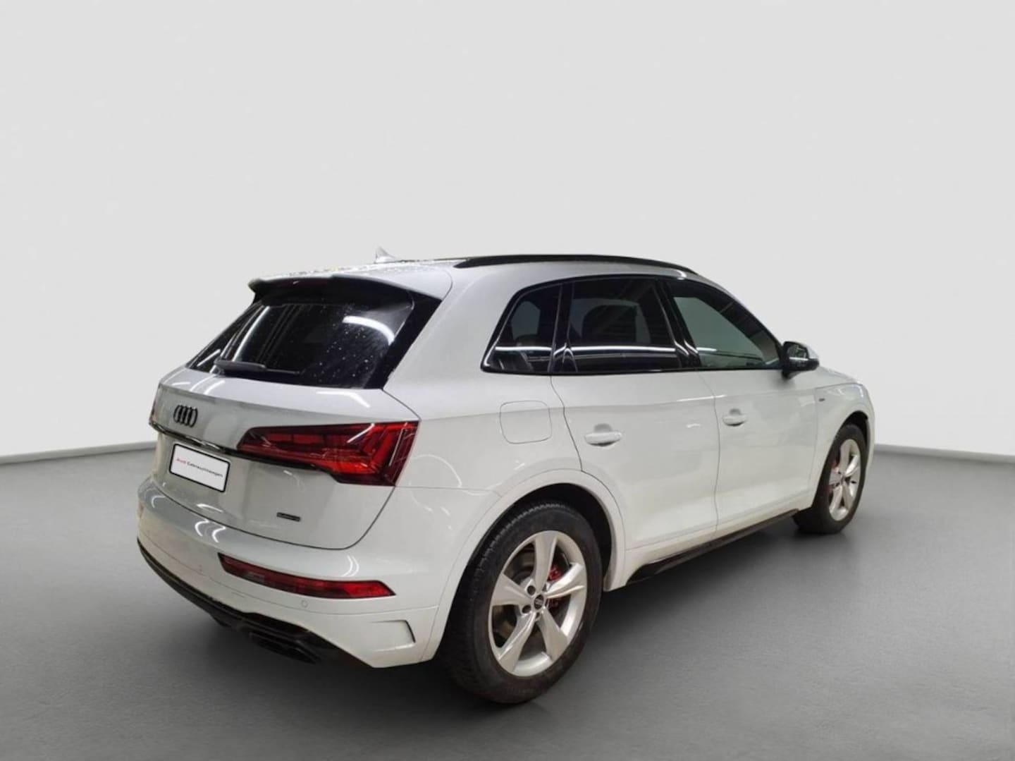 Bild über Audi Q5 TFSI e S line business 55 TFSI e quattro S tronic - für weitere Informationen kontaktieren Sie den Audi Partner