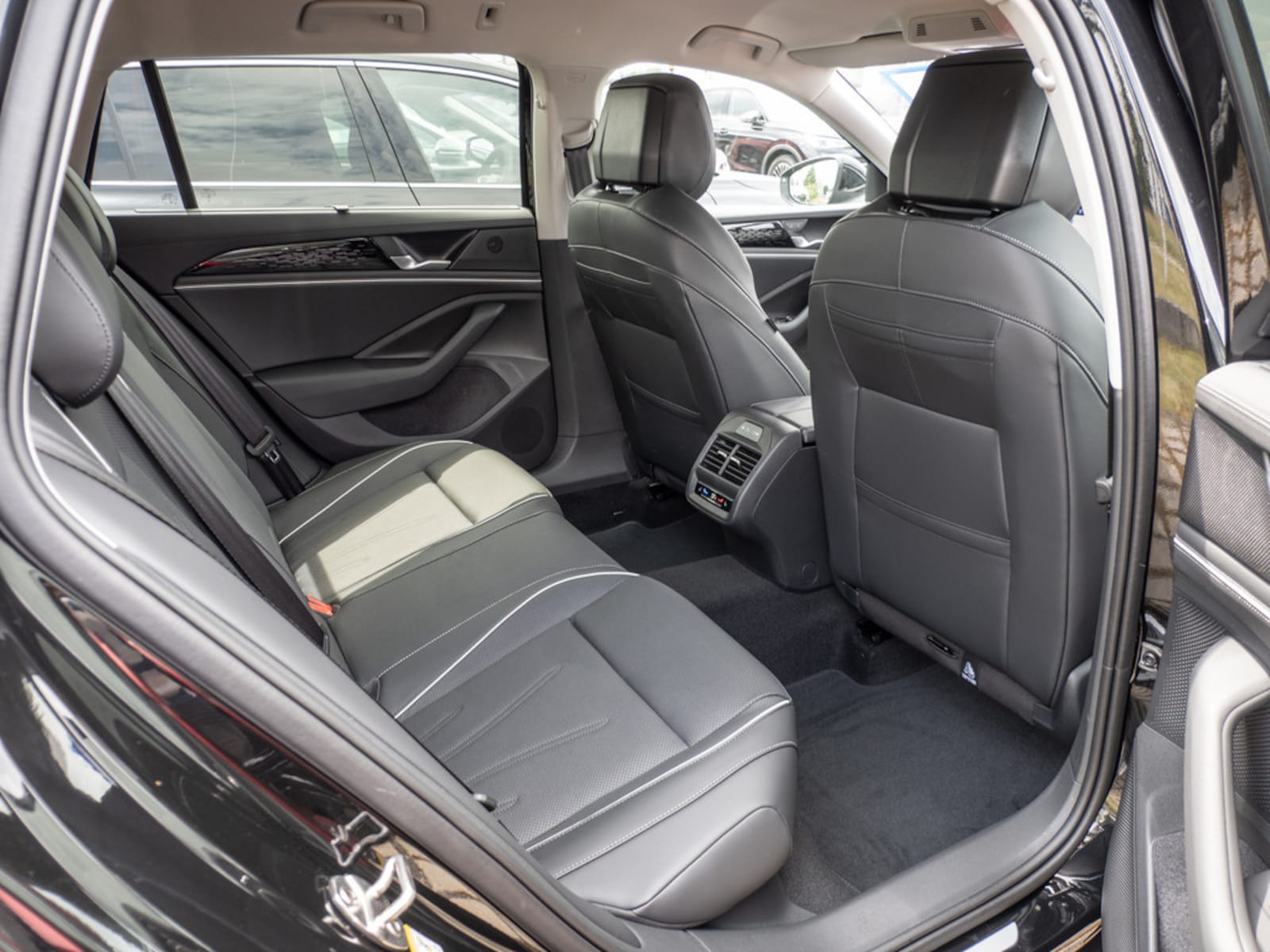 Volkswagen Passat – Bild 4