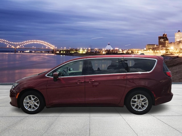 2023 Chrysler Voyager