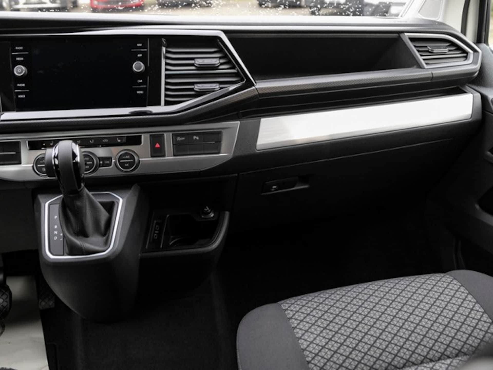 Volkswagen T6.1 California Beach