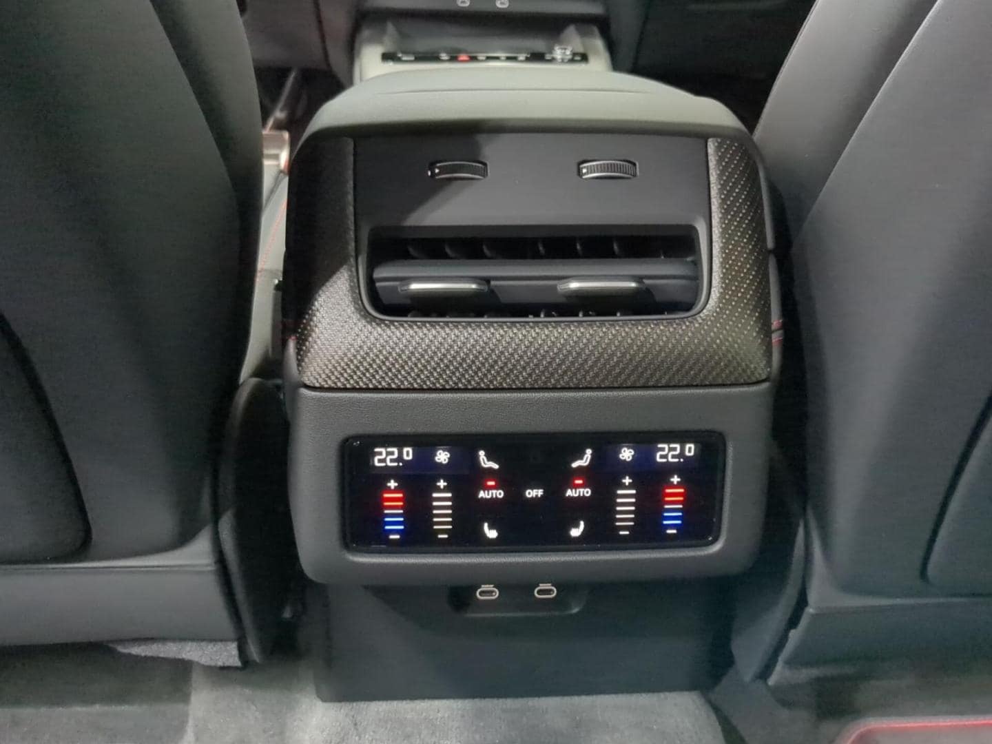 Bild über Audi Q7 SUV TDI quattro 220 kW tiptronic - für weitere Informationen kontaktieren Sie den Audi Partner