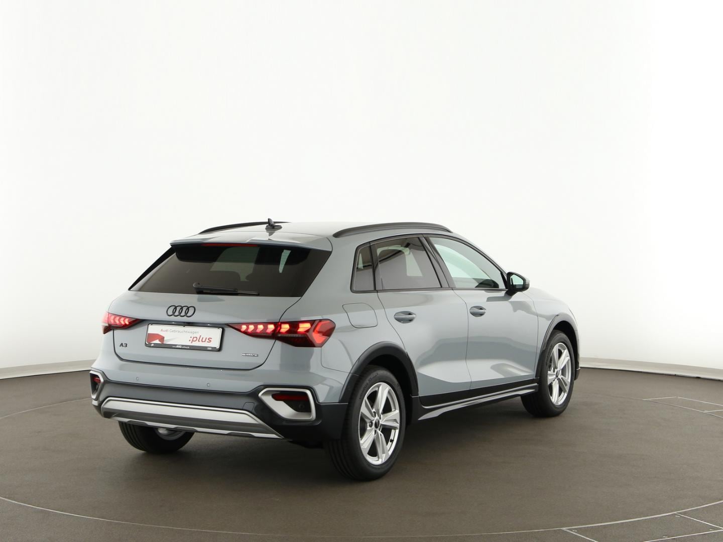 Bild über Audi A3 allstreet 40 TFSI quattro S tronic - für weitere Informationen kontaktieren Sie den Audi Partner