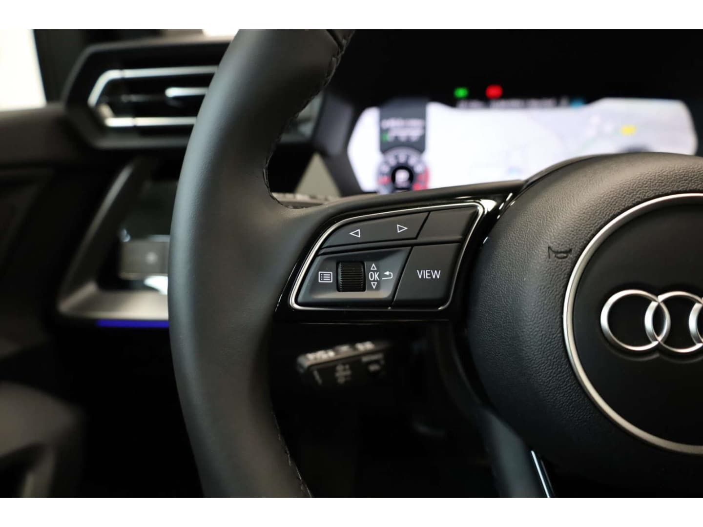 Bild über Audi A3 Sportback TFSI quattro S tronic - für weitere Informationen kontaktieren Sie den Audi Partner