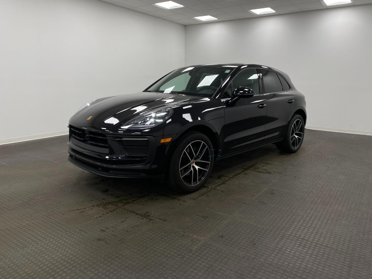 2023 Porsche Macan Base