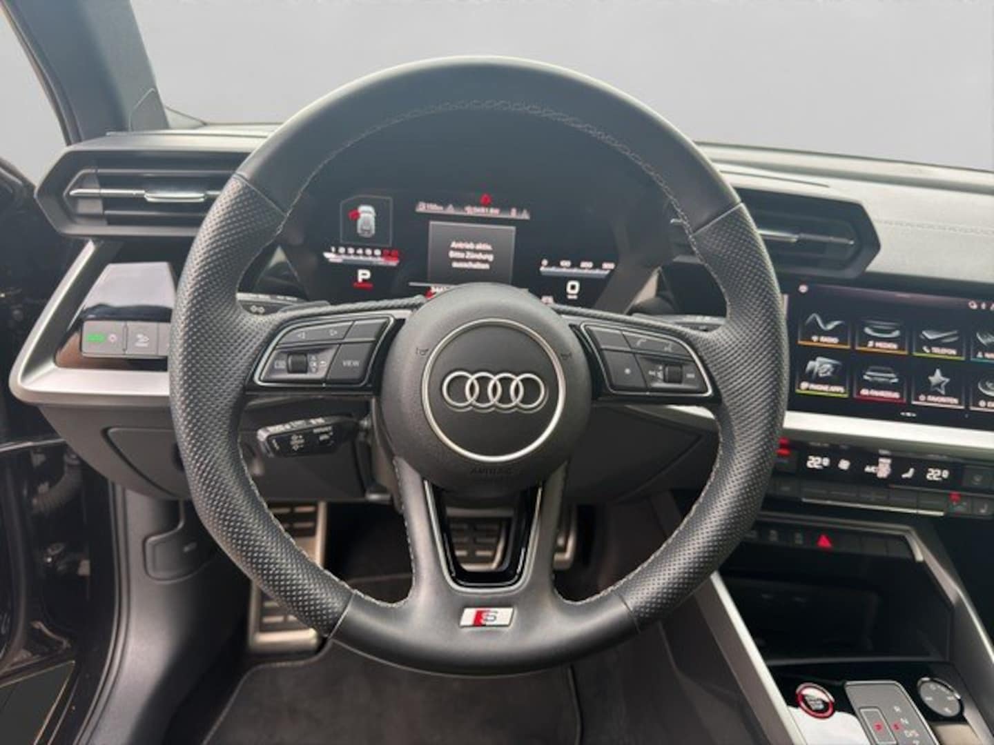 Bild über Audi S3 Sportback TFSI quattro S tronic - für weitere Informationen kontaktieren Sie den Audi Partner
