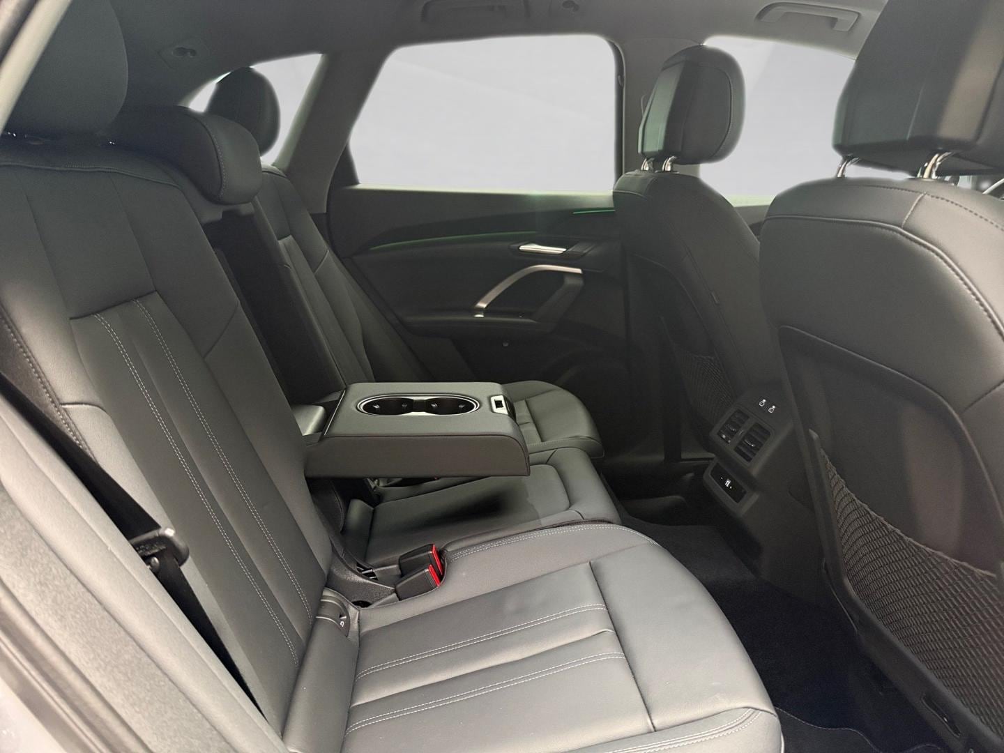 Bild über Audi Q5 SUV TFSI 150 kW S tronic - für weitere Informationen kontaktieren Sie den Audi Partner