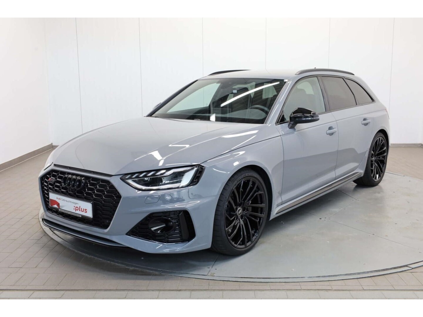 Image about Audi RS 4 Avant TFSI quattro tiptronic