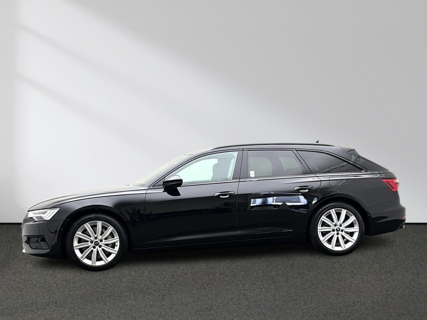 Bild über Audi A6 Avant TFSI e advanced 50 TFSI e quattro S tronic - für weitere Informationen kontaktieren Sie den Audi Partner