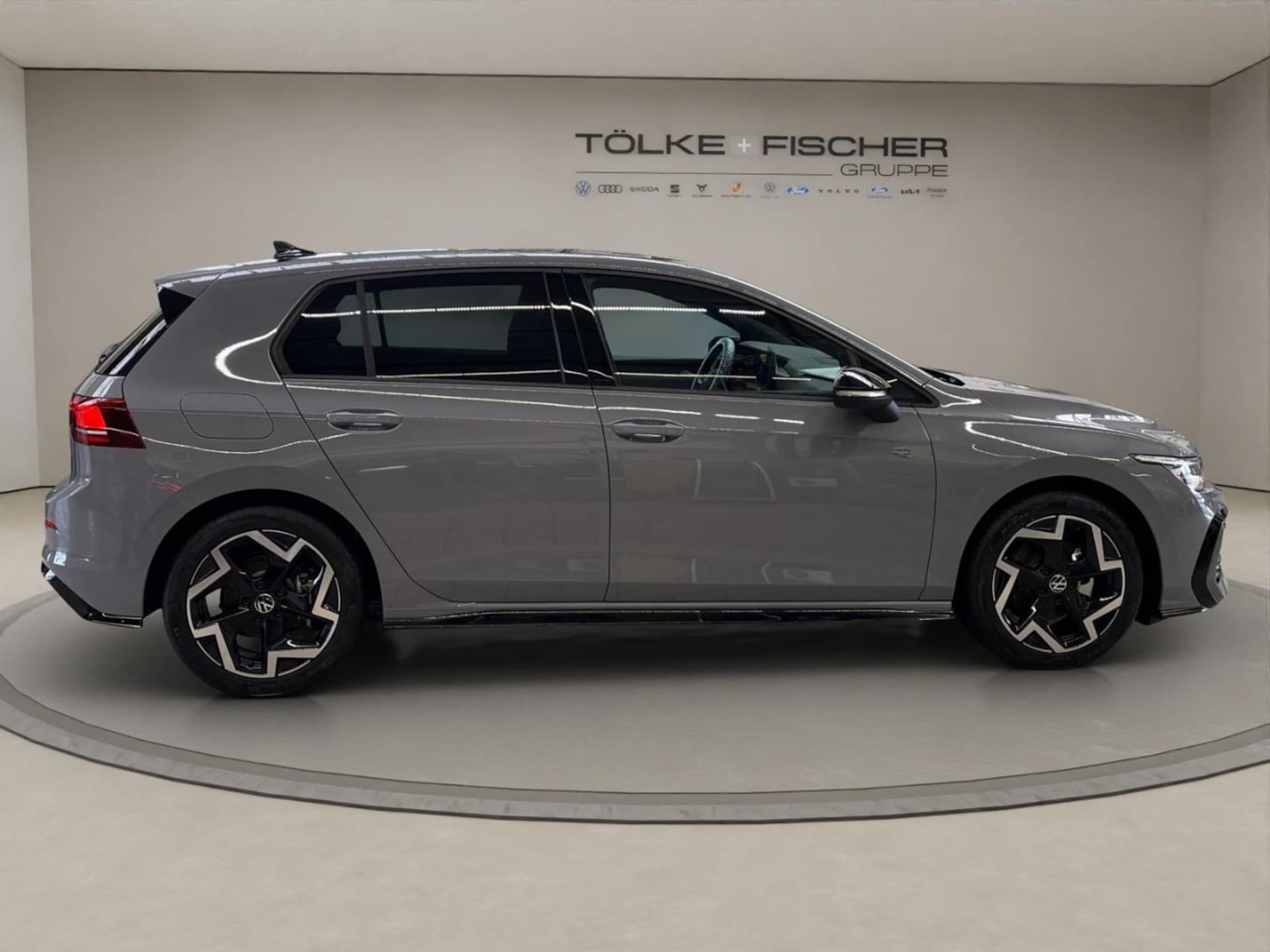 Volkswagen Golf R-Line