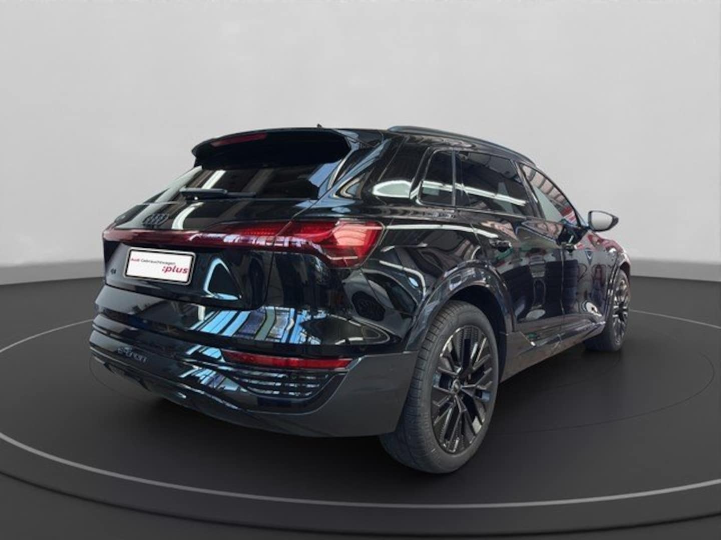Bild über Audi Q8 e-tron advanced 55 e-tron quattro - für weitere Informationen kontaktieren Sie den Audi Partner