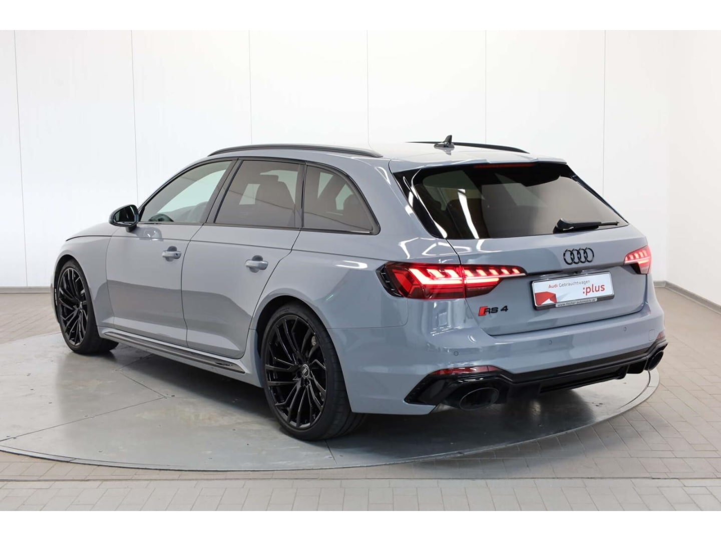 Image about Audi RS 4 Avant TFSI quattro tiptronic