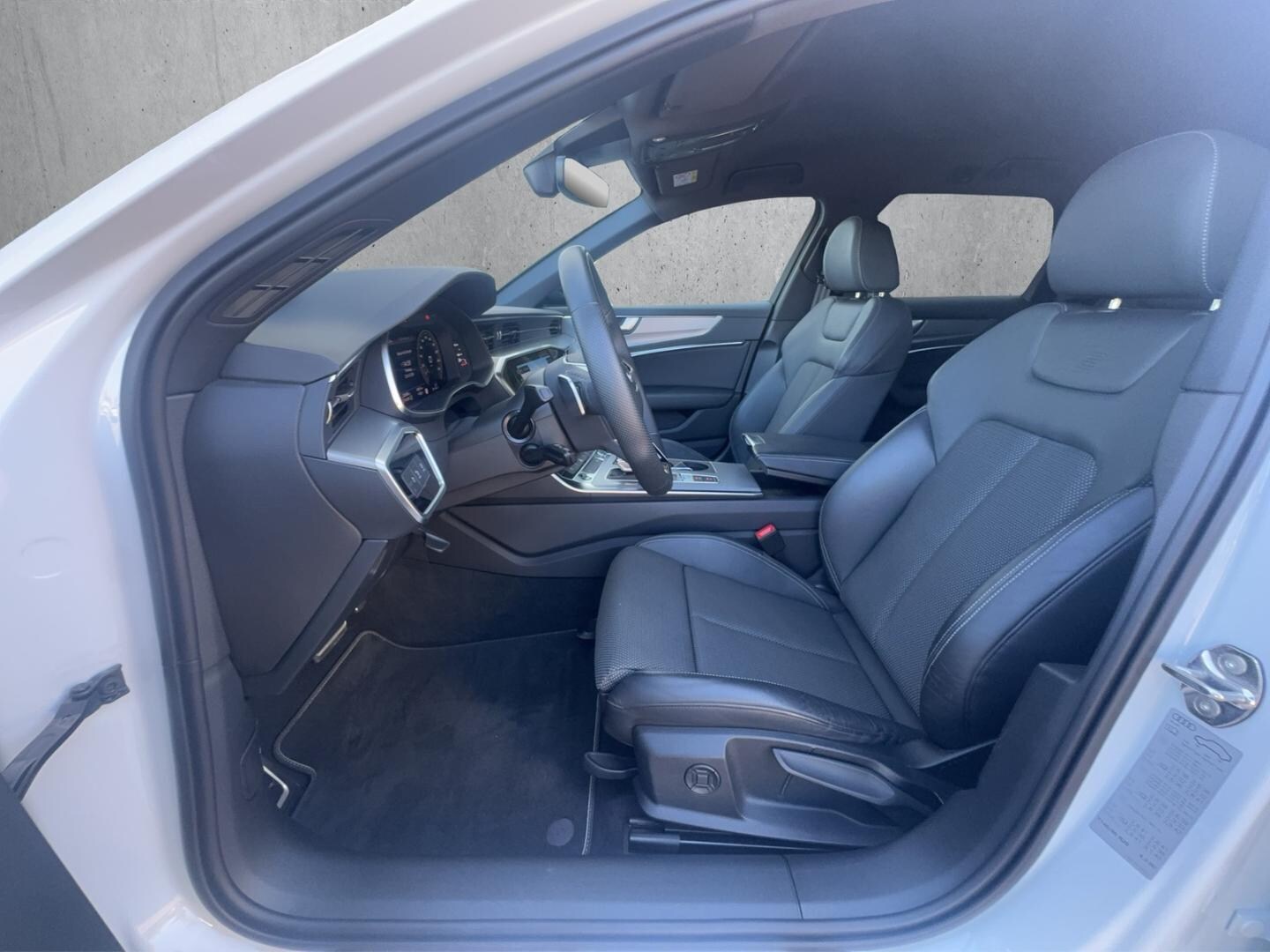 Bild über Audi A6 Avant sport 45 TFSI S tronic - für weitere Informationen kontaktieren Sie den Audi Partner