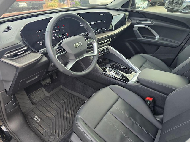 2025 Audi Q5 Premium - Photo 12