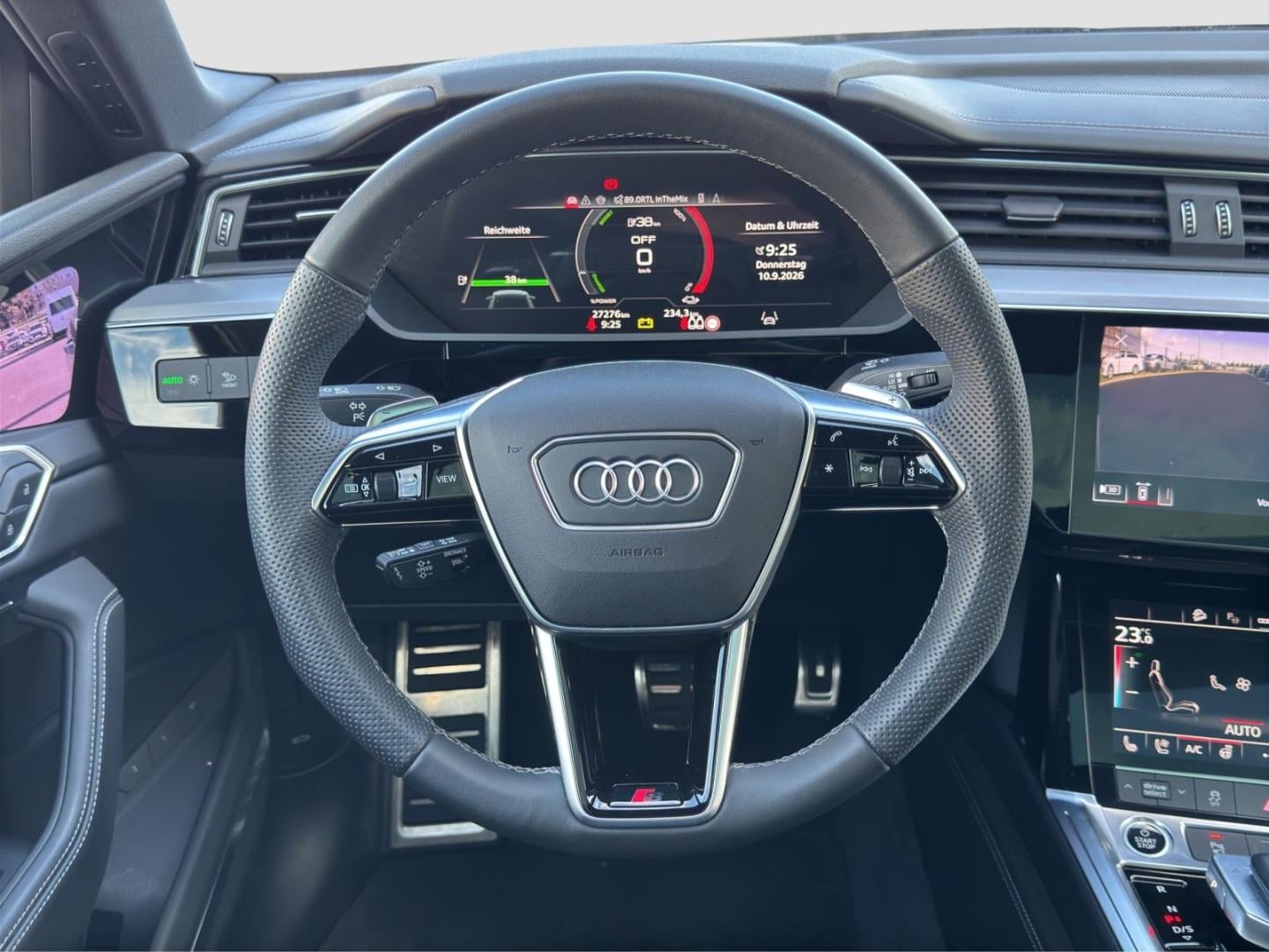 Bild über Audi Q8 Sportback e-tron S line 55 e-tron quattro - für weitere Informationen kontaktieren Sie den Audi Partner