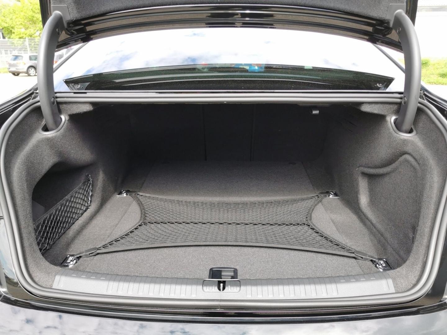 Bild über Audi A6 Limousine S line 40 TDI quattro S tronic - für weitere Informationen kontaktieren Sie den Audi Partner