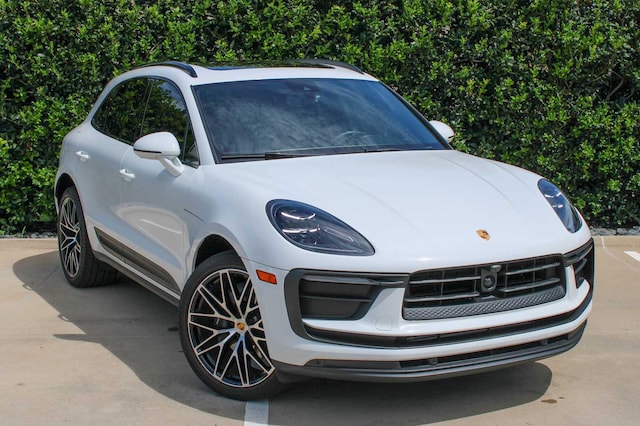 2025 Porsche Macan