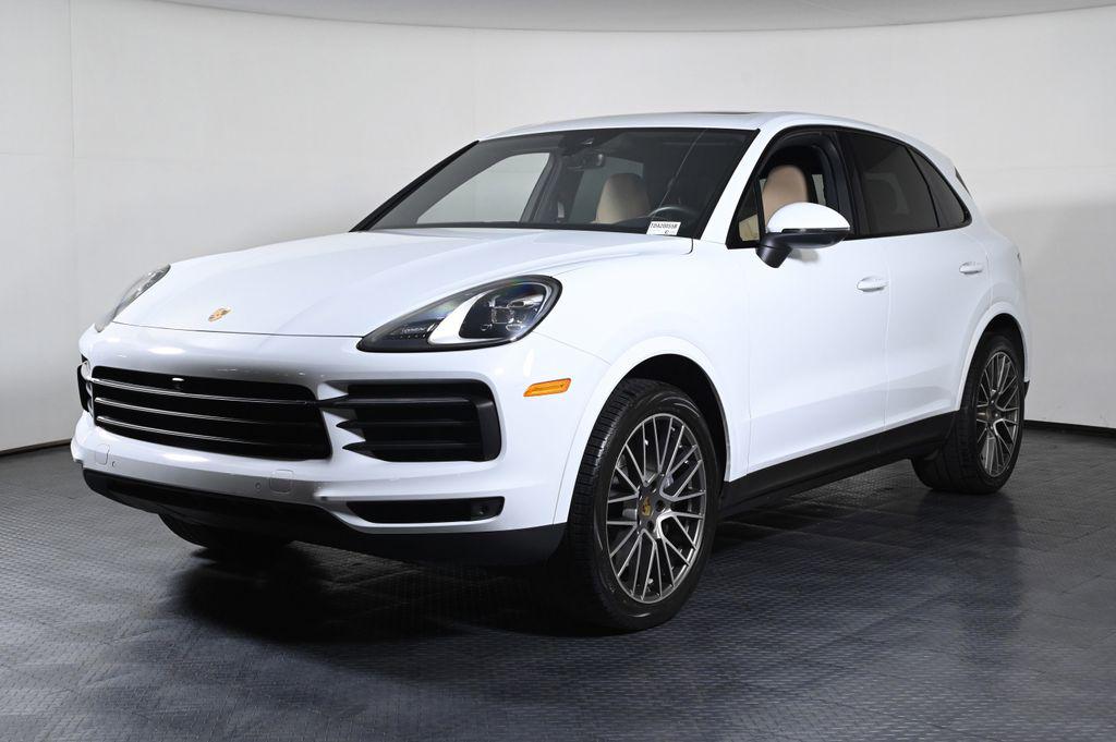 2023 Porsche Cayenne Platinum Edition's photo