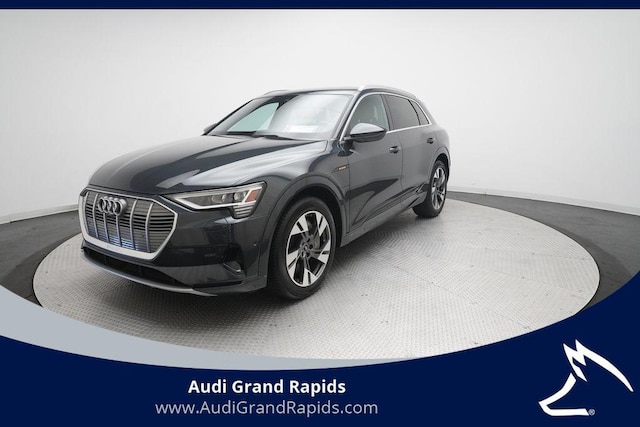 Photo of 2022 Audi e-tron