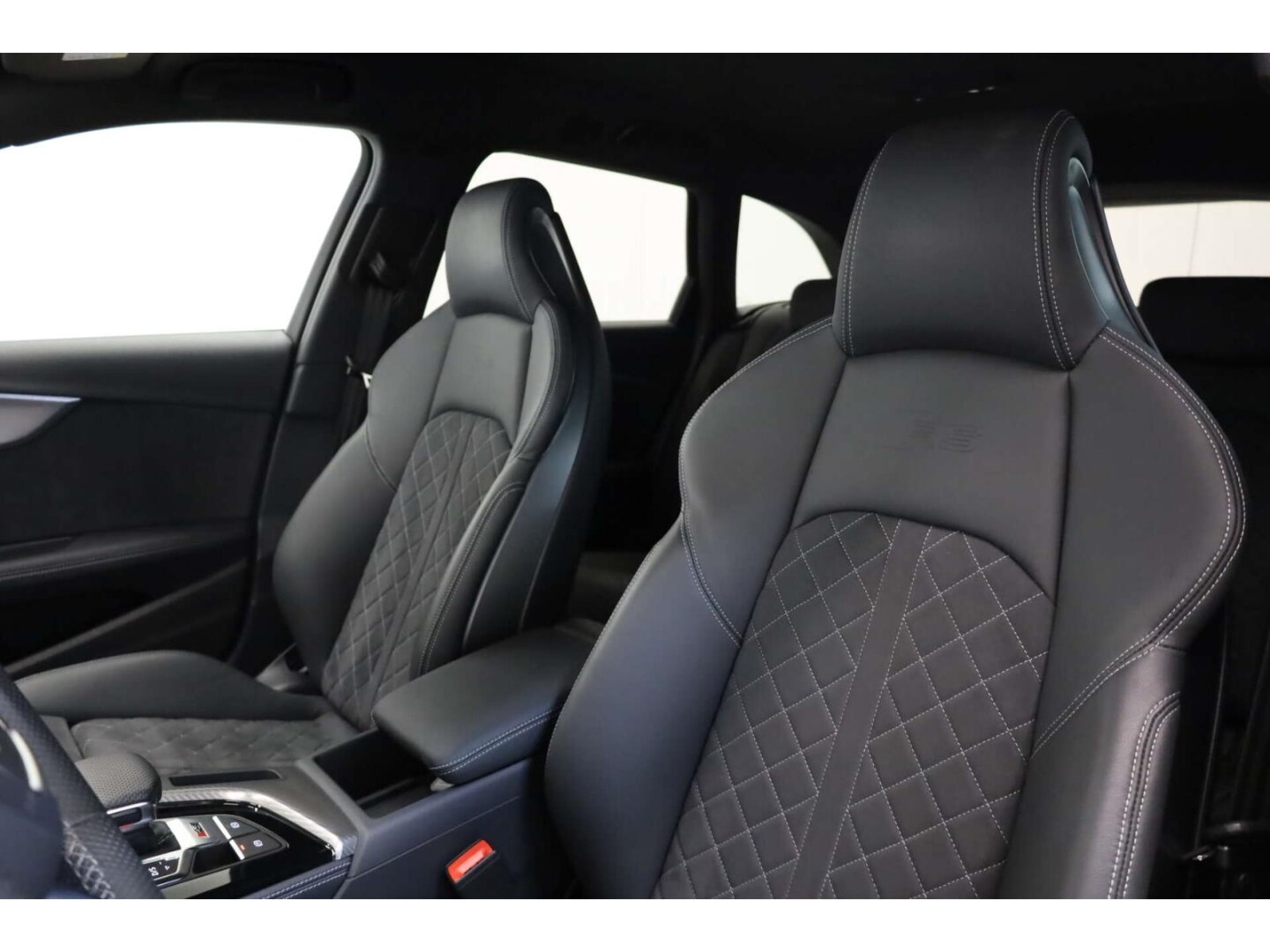 Image about Audi RS 4 Avant TFSI quattro tiptronic