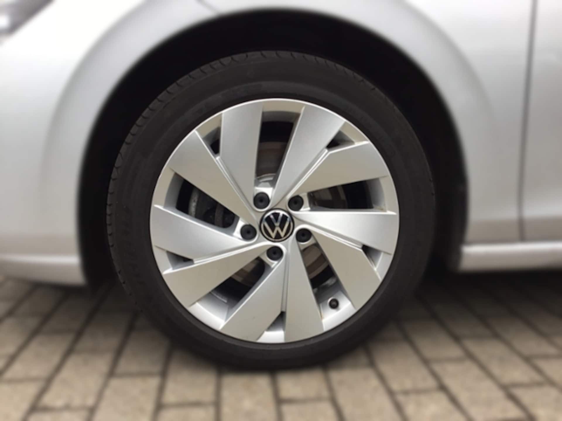 Volkswagen Golf Variant Style