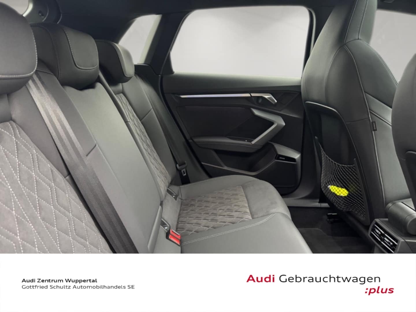 Bild über Audi S3 Sportback TFSI quattro S tronic - für weitere Informationen kontaktieren Sie den Audi Partner