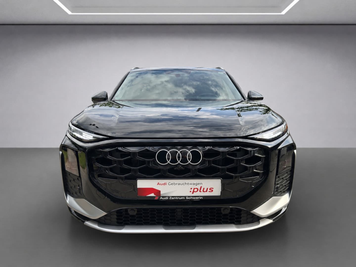 Bild über Audi Q3 SUV TFSI 110 kW S tronic - für weitere Informationen kontaktieren Sie den Audi Partner