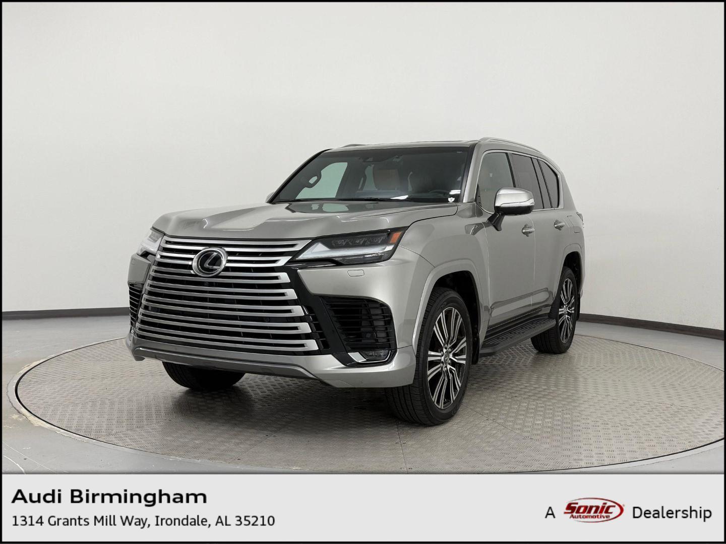 2023 Lexus LX 600's photo