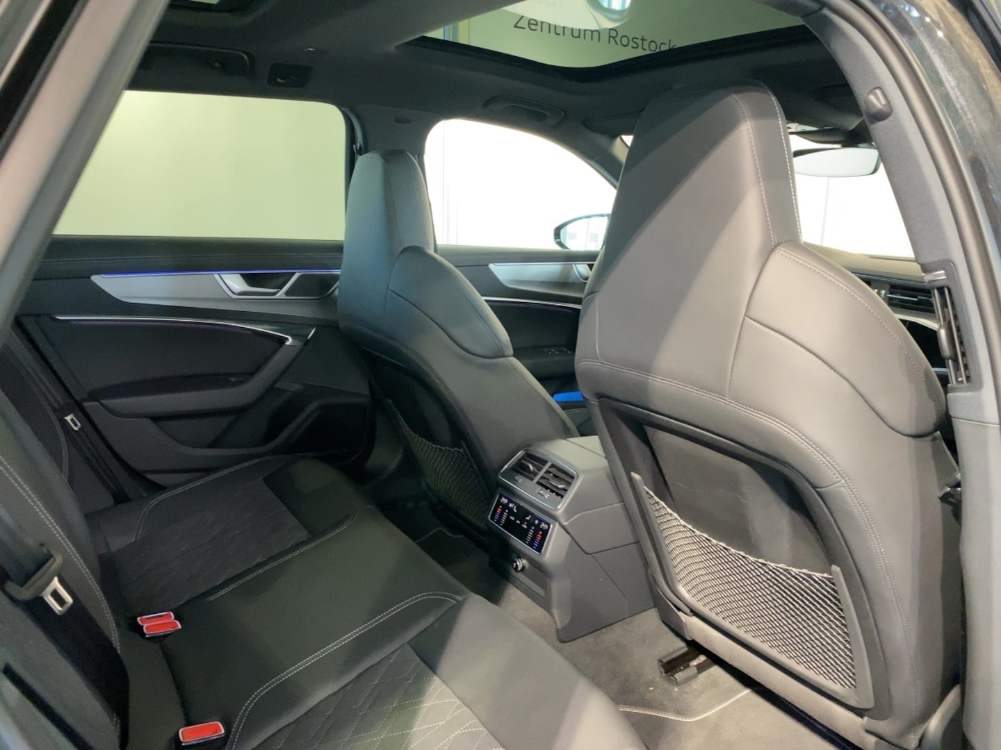 Bild über Audi S6 Avant TDI quattro tiptronic - für weitere Informationen kontaktieren Sie den Audi Partner