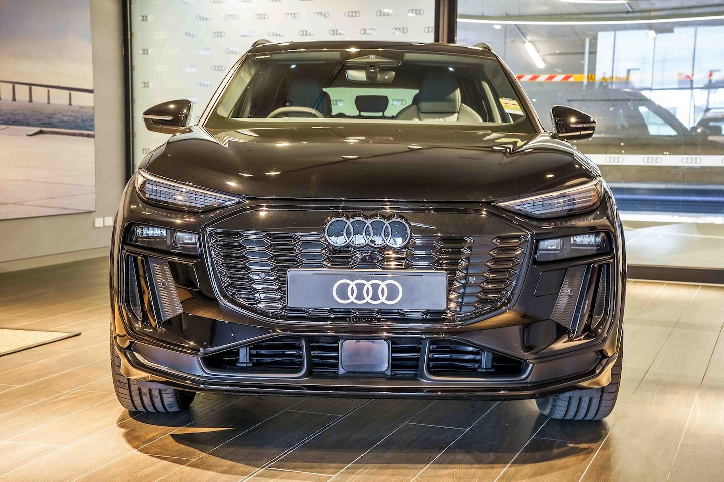 Image about Audi Q6 SUV e-tron e-tron quattro