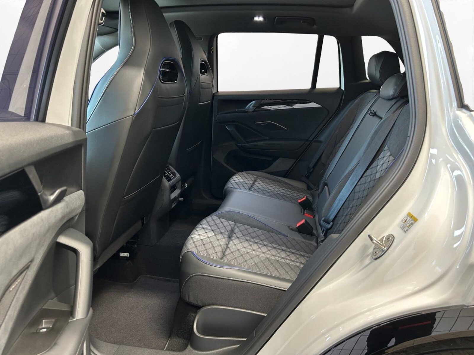 Volkswagen Tiguan – Bild 11