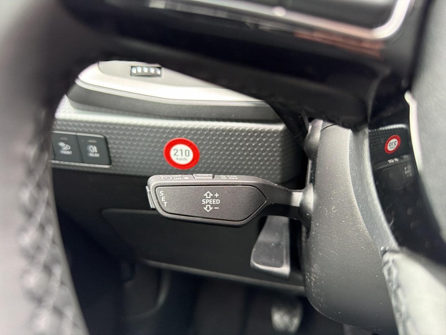 Bild über Audi A1 Sportback advanced 25 TFSI Schaltgetriebe - für weitere Informationen kontaktieren Sie den Audi Partner