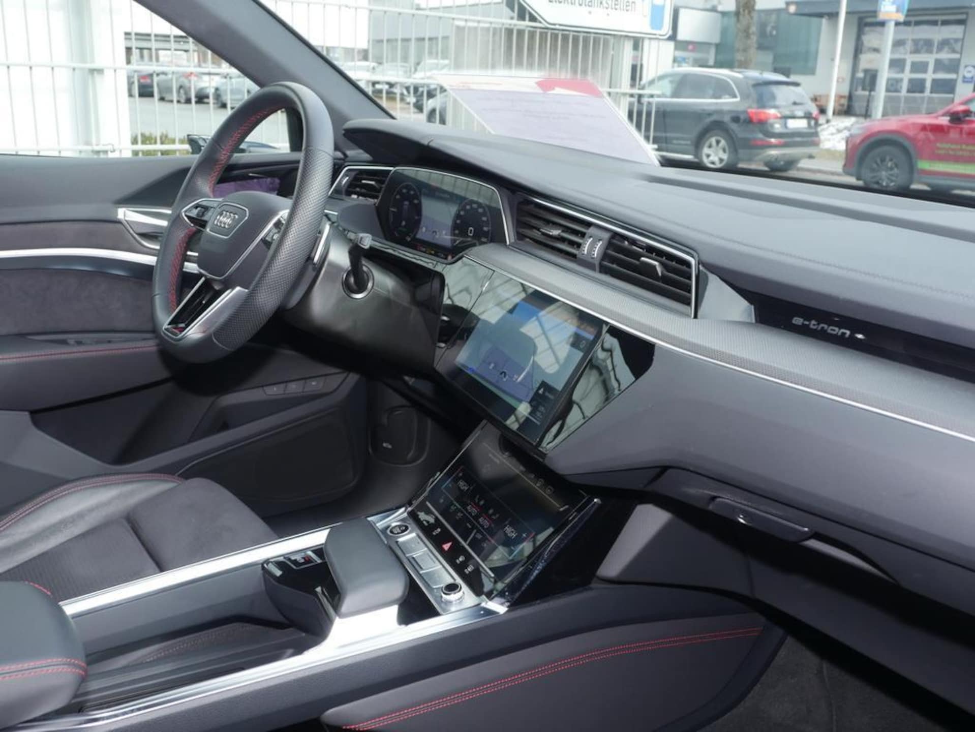 Audi Q8 e-tron S line