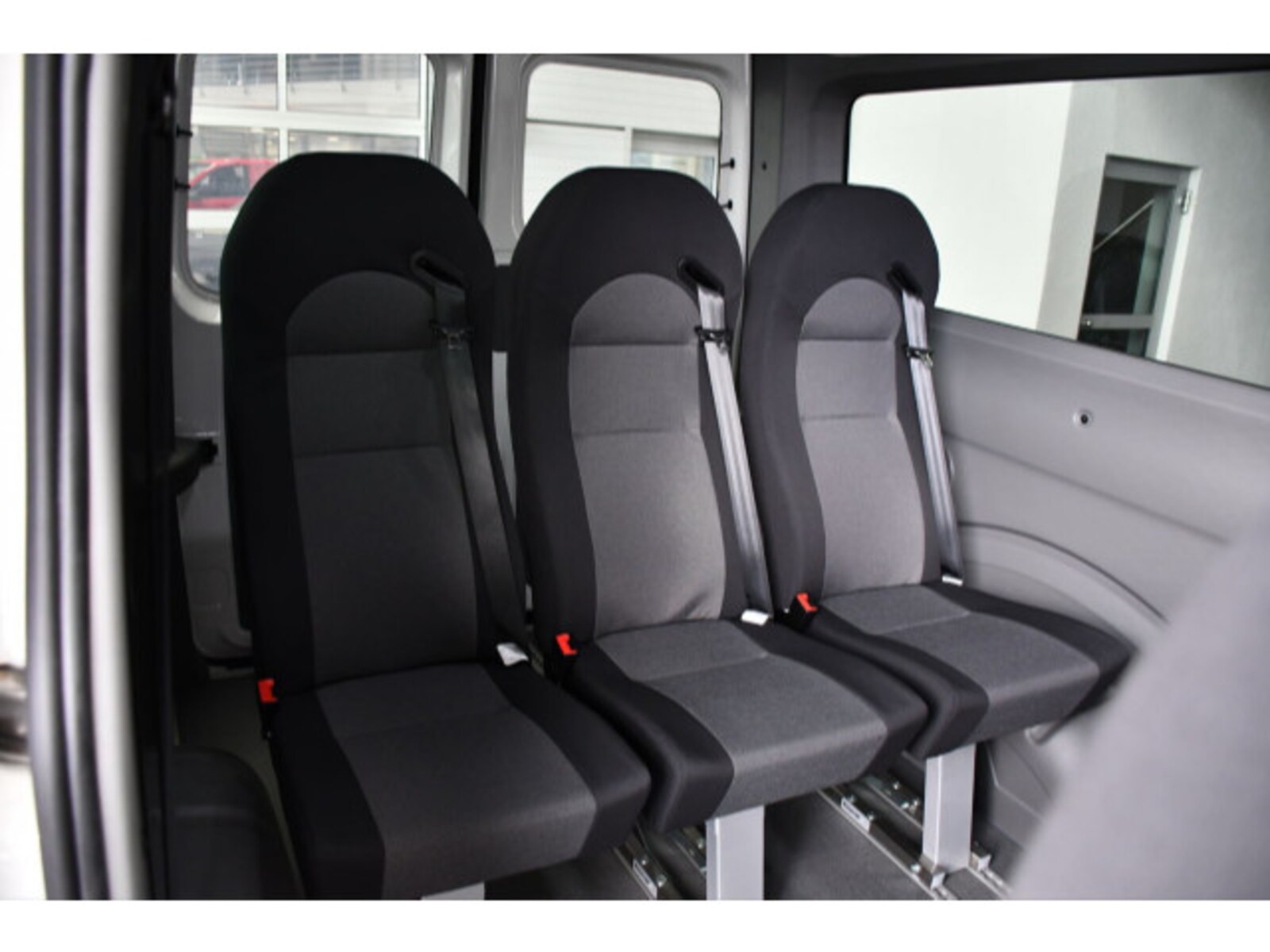 Volkswagen Crafter Kasten mittlerer Radstand – Bild 11