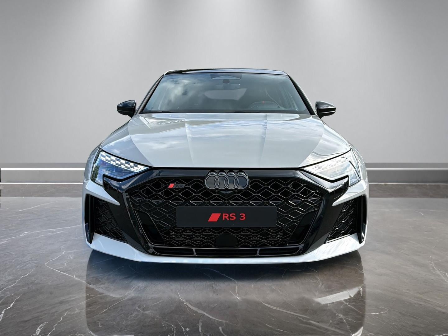 Bild über Audi RS 3 Sportback TFSI quattro 294 kW S tronic - für weitere Informationen kontaktieren Sie den Audi Partner