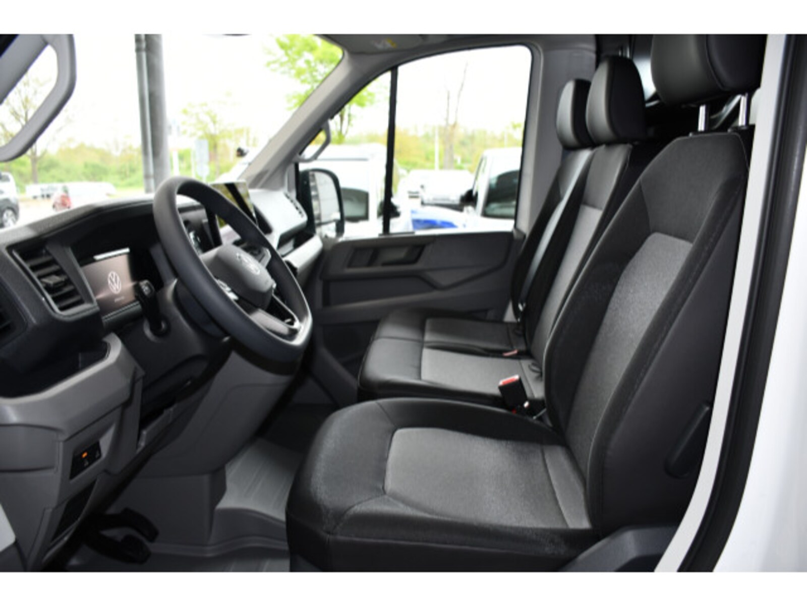 Volkswagen Crafter Kasten mittlerer Radstand – Bild 4