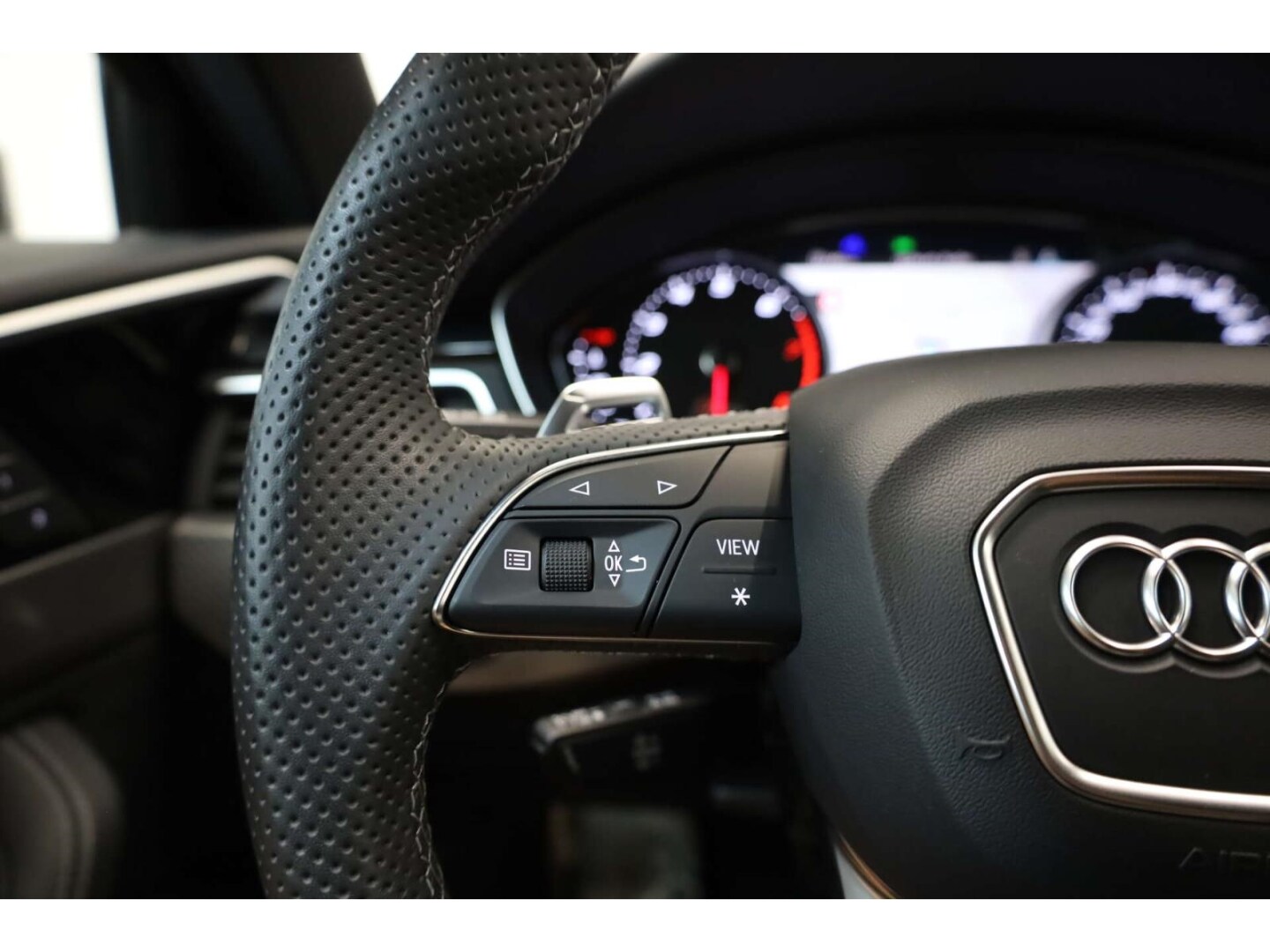 Image about Audi RS 4 Avant TFSI quattro tiptronic