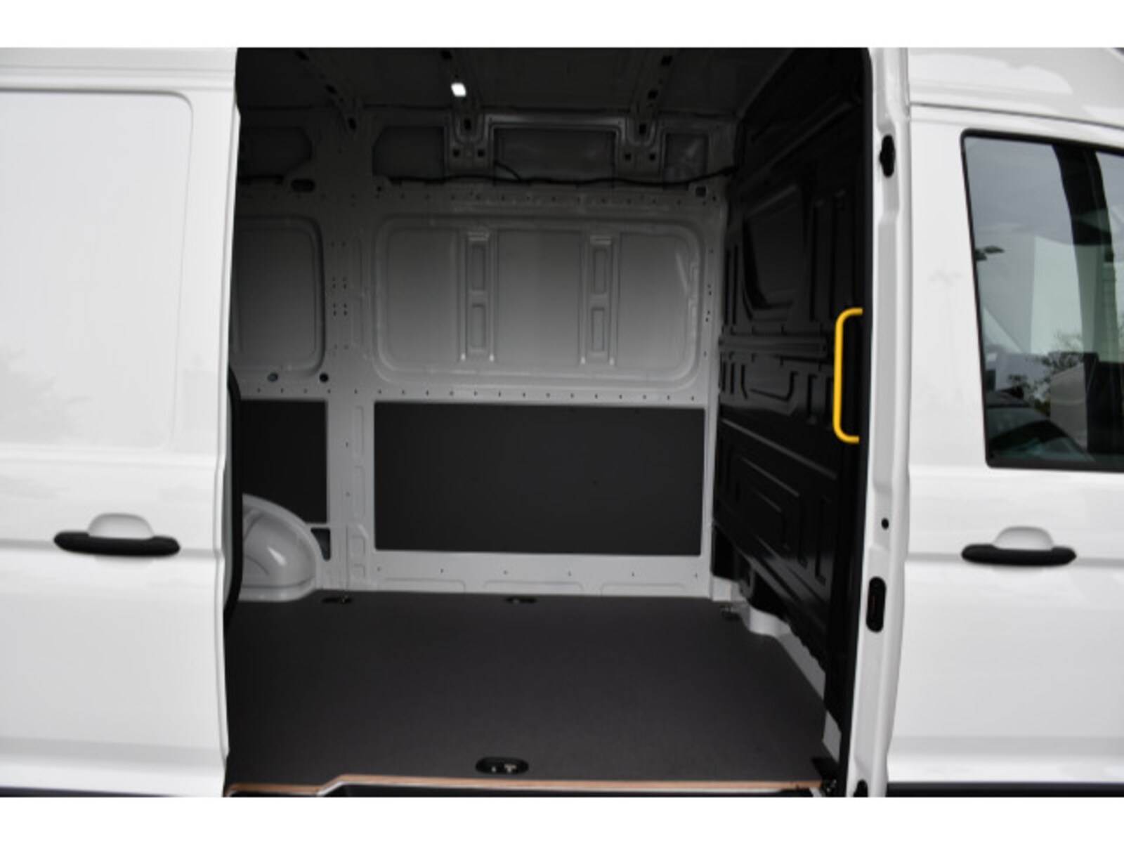 Volkswagen Crafter Kasten mittlerer Radstand – Bild 10