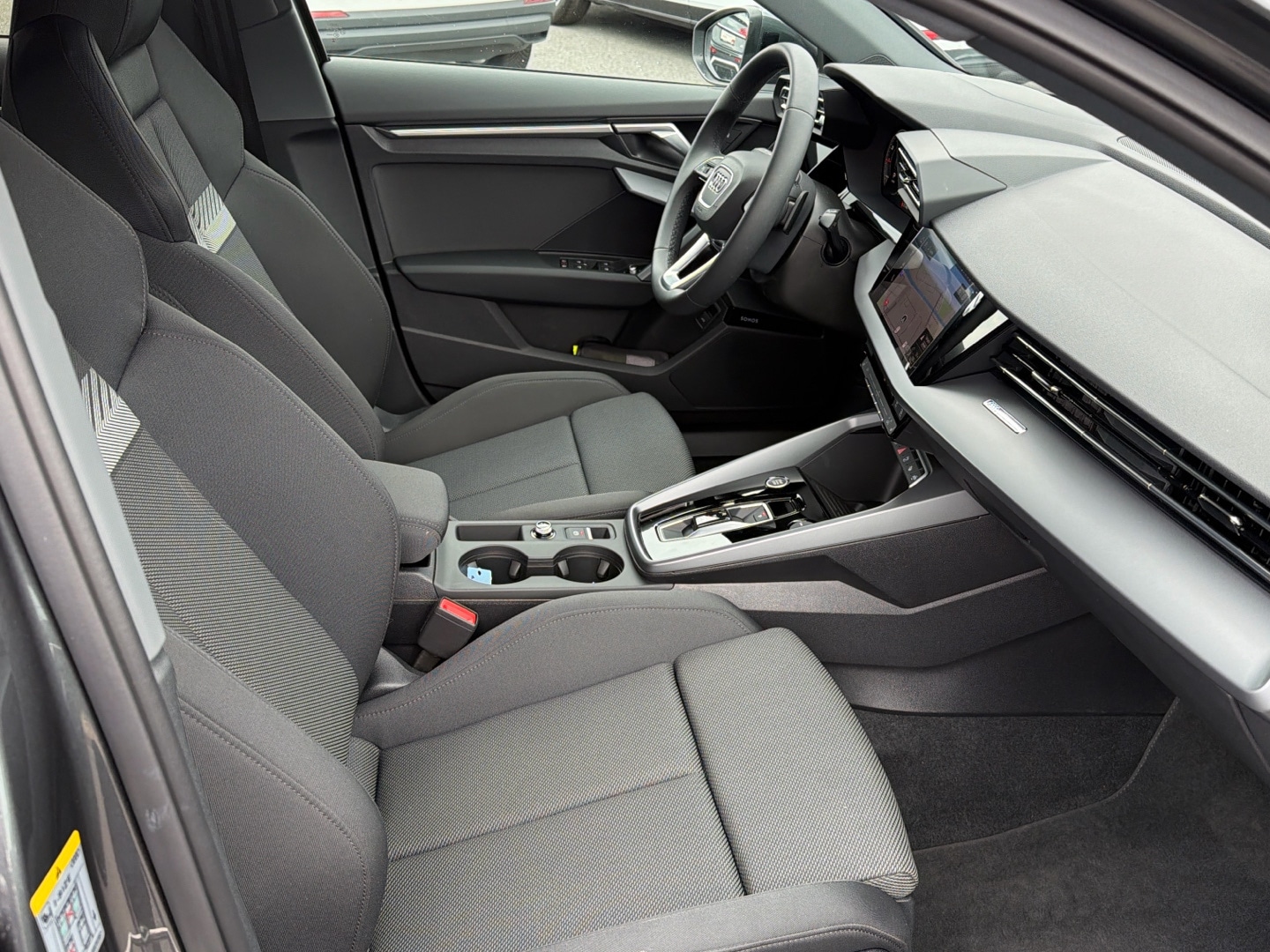 Bild über Audi A3 Sportback S line 30 TFSI S tronic - für weitere Informationen kontaktieren Sie den Audi Partner