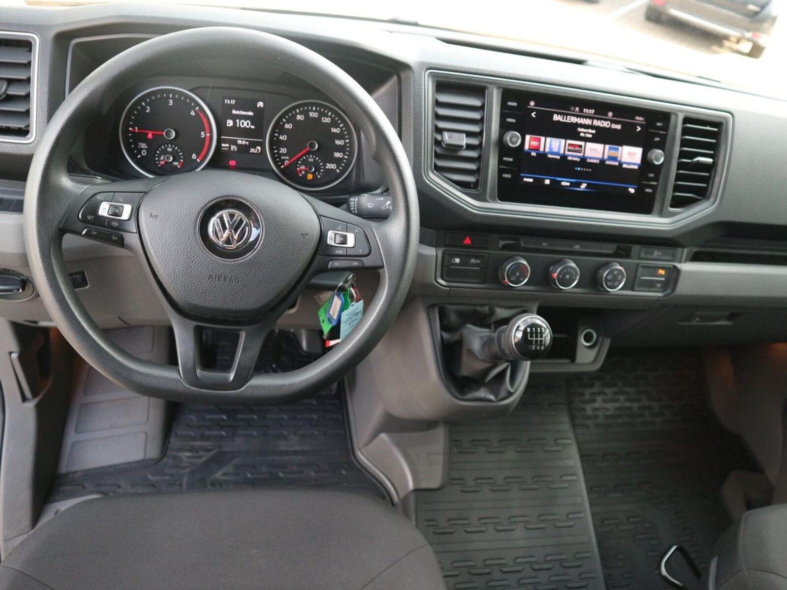 Volkswagen Crafter Kasten langer Radstand – Bild 8