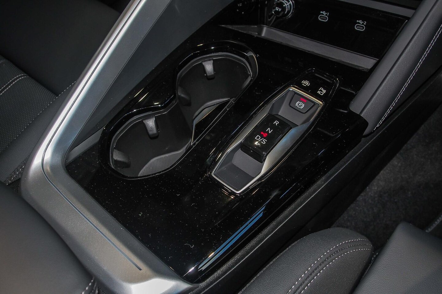 Image about Audi Q5 SUV TFSI quattro 200 kW sport