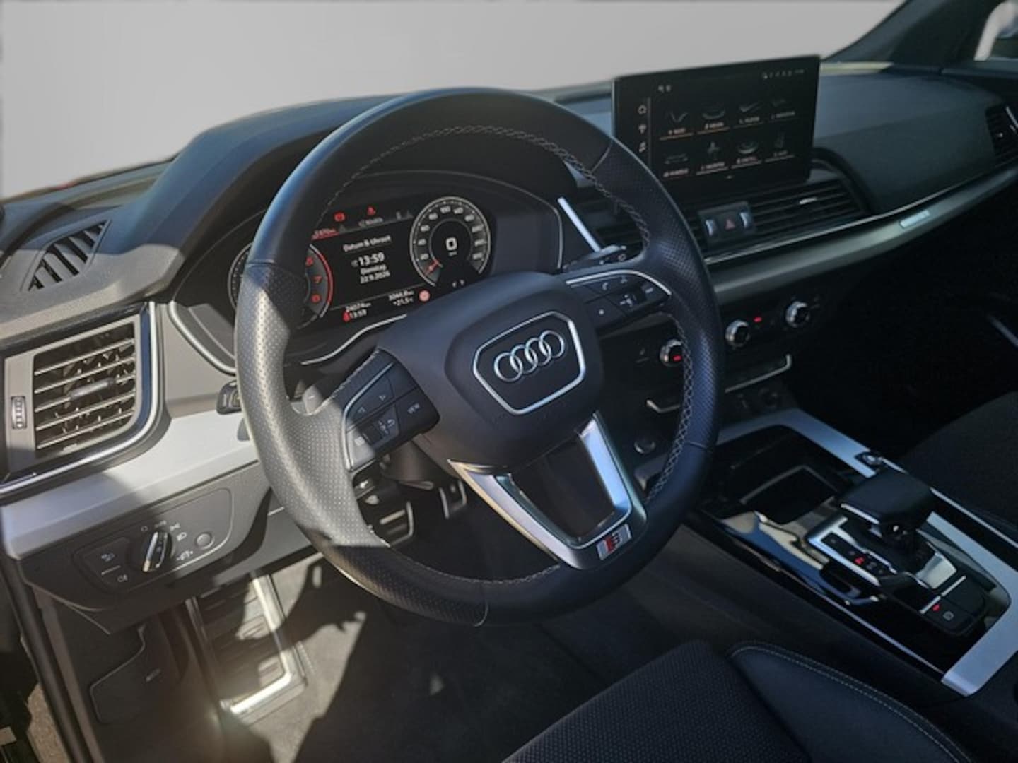 Bild über Audi Q5 40 TFSI quattro S tronic - für weitere Informationen kontaktieren Sie den Audi Partner