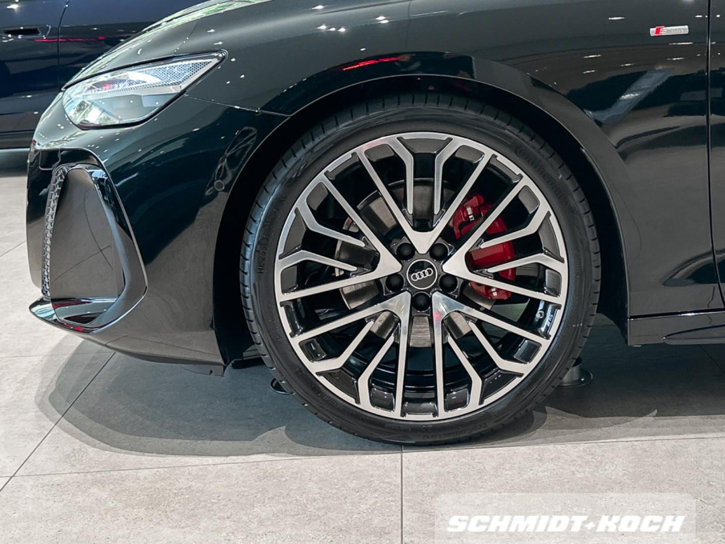 Bild über Audi A6 Avant TDI 150 kW S tronic - für weitere Informationen kontaktieren Sie den Audi Partner