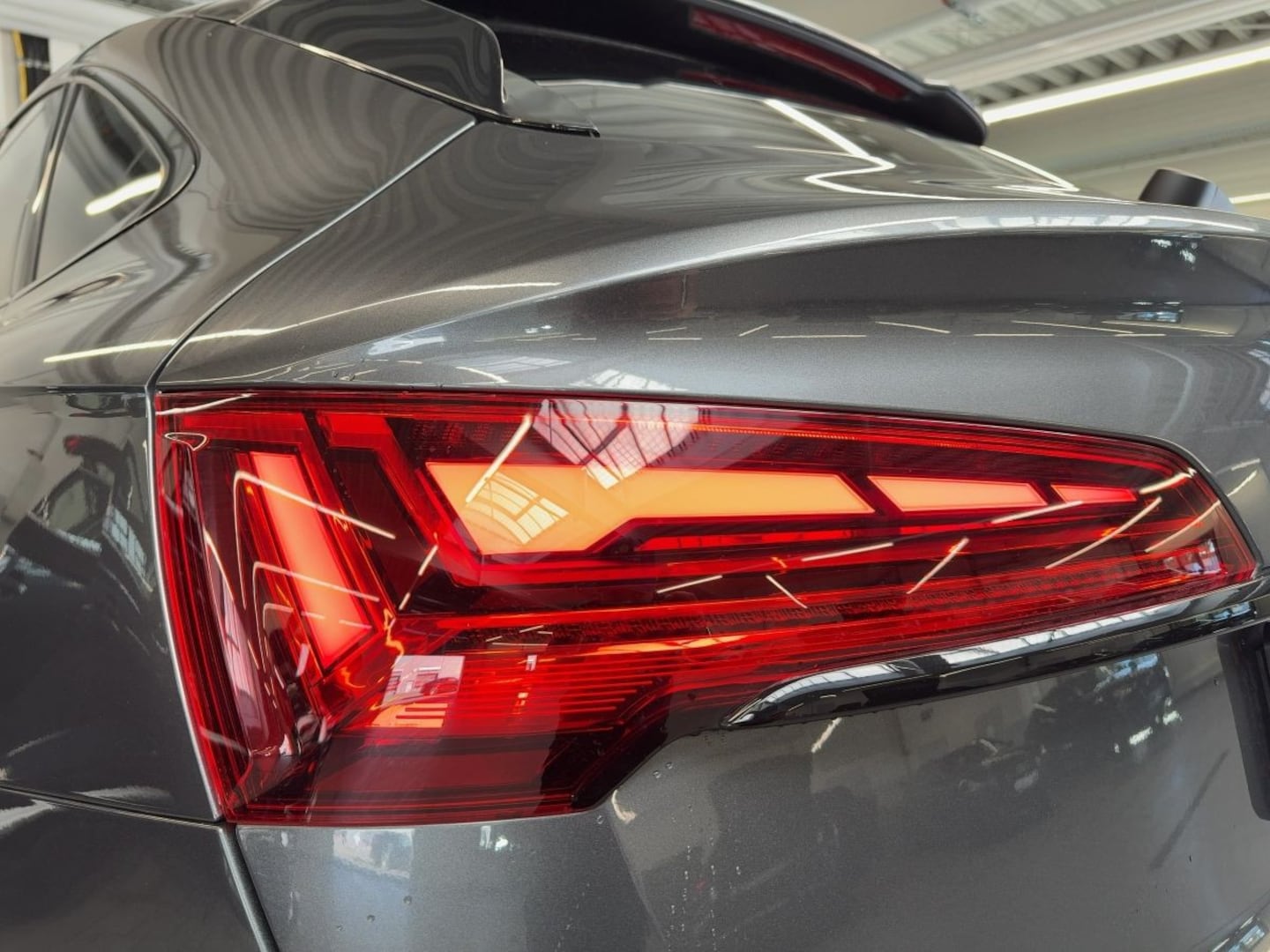 Bild über Audi Q5 Sportback 40 TDI quattro S tronic - für weitere Informationen kontaktieren Sie den Audi Partner