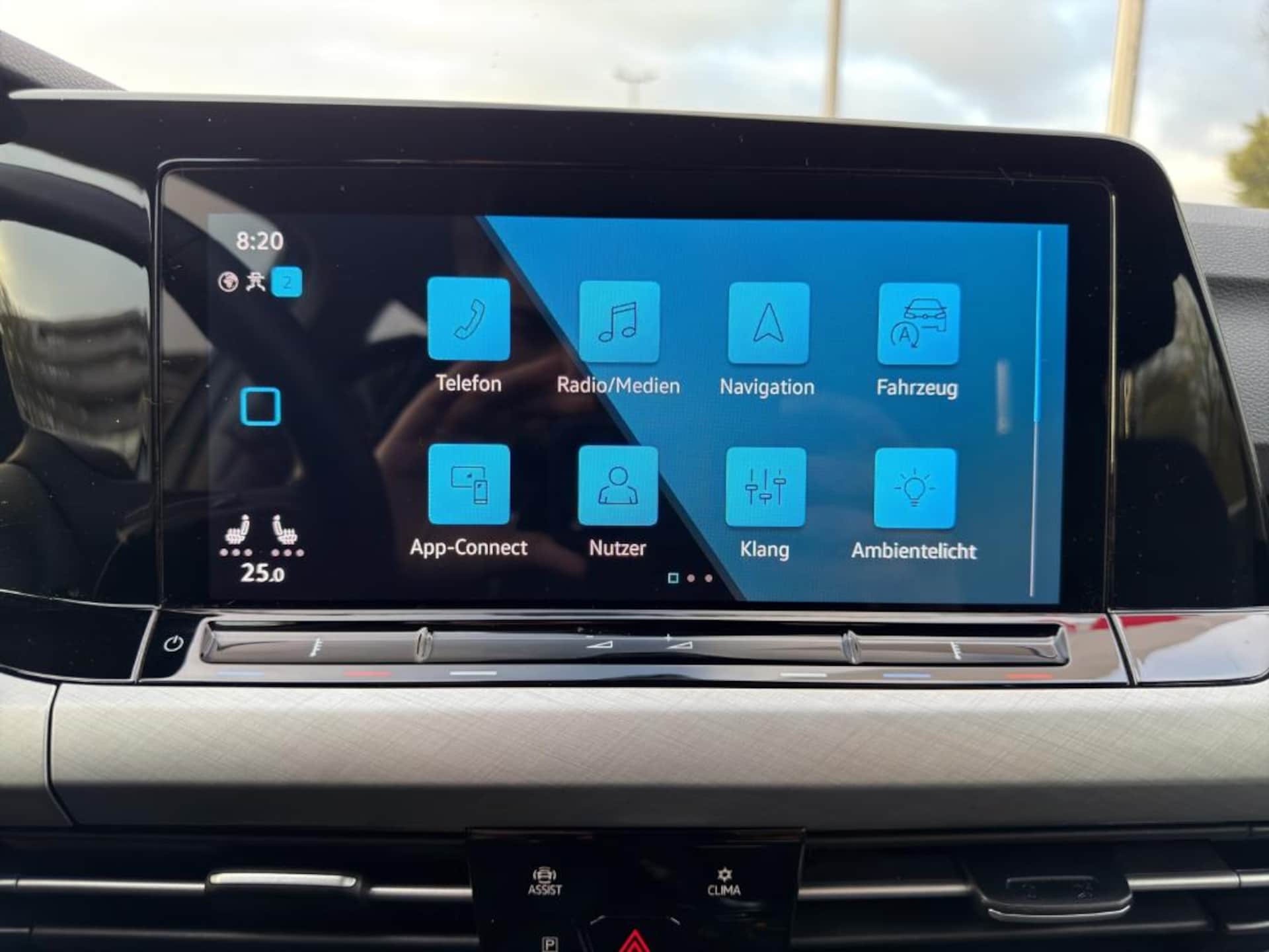 Volkswagen Golf Life