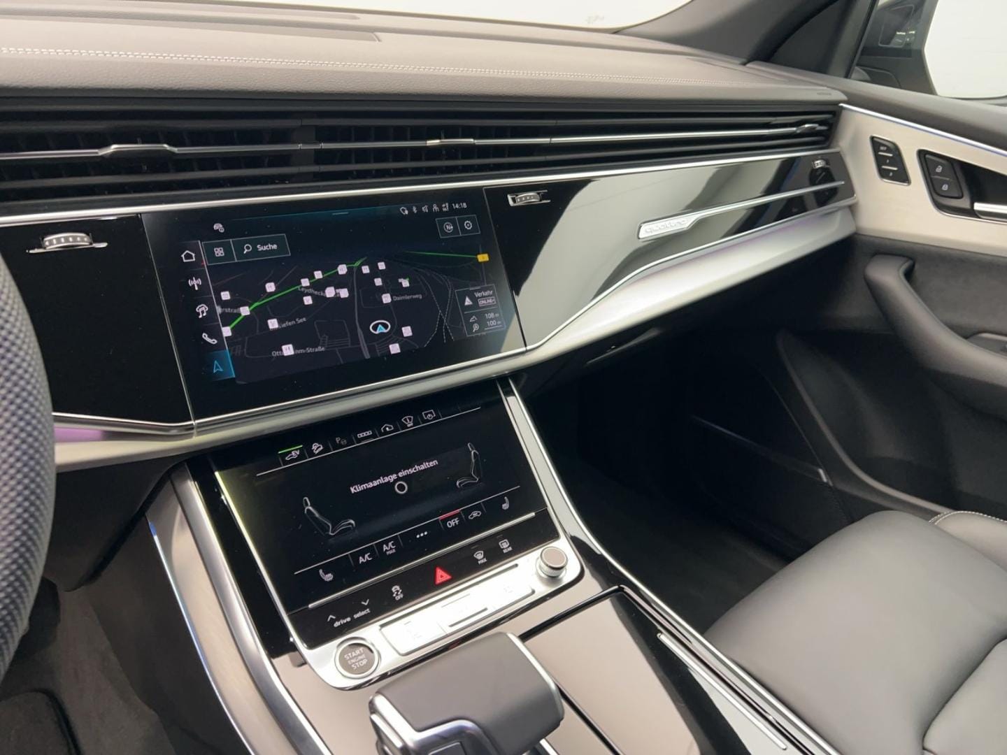 Bild über Audi Q8 SUV TFSI e S line business TFSI e quattro 290 kW tiptronic - für weitere Informationen kontaktieren Sie den Audi Partner