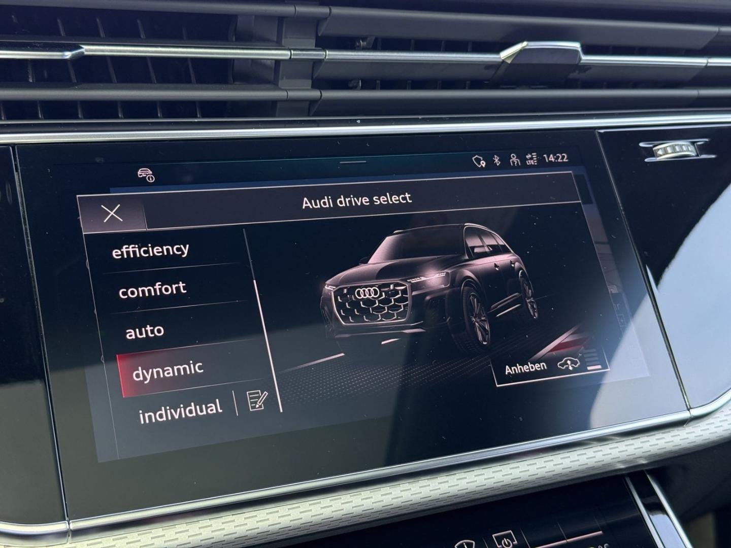 Bild über Audi SQ7 SUV TFSI quattro 373 kW tiptronic - für weitere Informationen kontaktieren Sie den Audi Partner