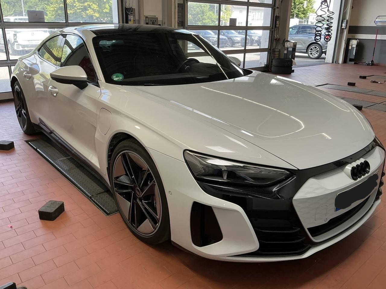 Image about Audi e-tron GT e-tron quattro