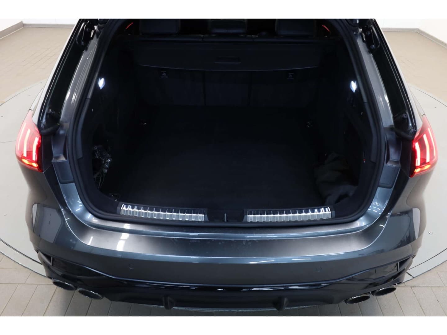 Bild über Audi S5 Avant TFSI 270 kW S tronic - für weitere Informationen kontaktieren Sie den Audi Partner