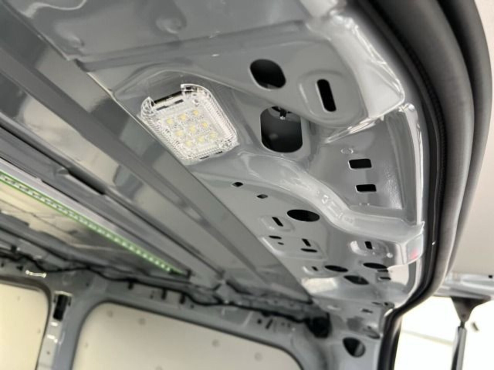 Volkswagen Transporter Kasten kurzer Radstand – Bild 14